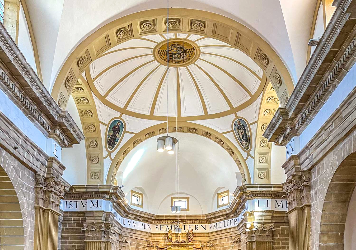 Nave central