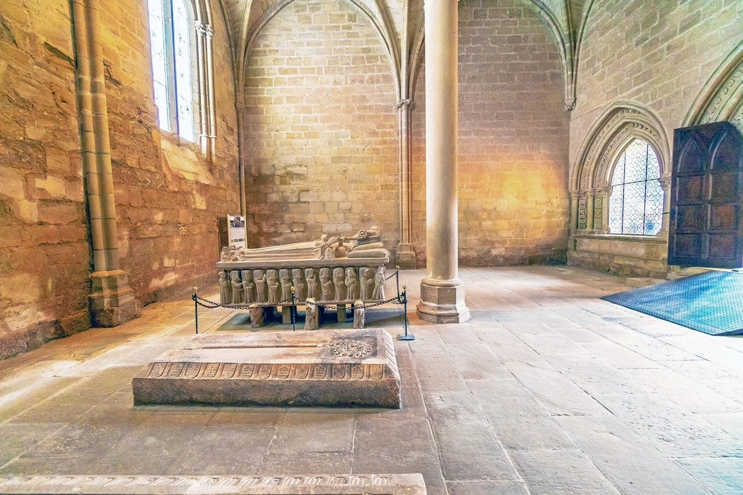 Sala Capitular y Sepulcro de Doña Urraca